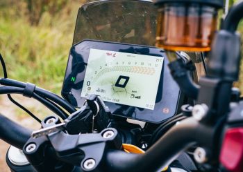 aparat_w_ręku-60866