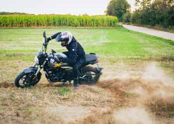 aparat_w_ręku-60894