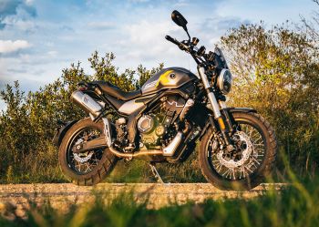 aparat_w_ręku-60908