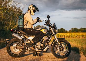 aparat_w_ręku-60914