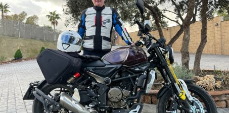 Niespodziewana wyprawa motocyklowa w środku zimy na Voge 300AC. Kierunek – Malaga!