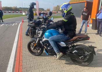 Motocykle Voge na sezon 2023. Voge DS650, 300 Rally i 500AC. Test nowych modeli na torze i w terenie