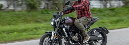 Czarny koń małych pojemności – test Voge 300 AC