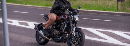 VOGE 300AC. DEBIUTANT Z DUŻYMI AMBICJAMI