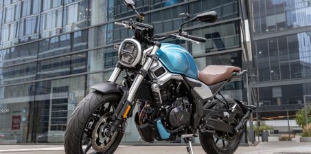 Voge 500 AC – stylowy naked [dane techniczne, opis, cena, opinia, test]