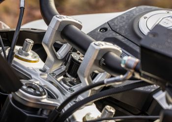 VOGE DS800 RALLY BLANCA - PRESS KIT_07