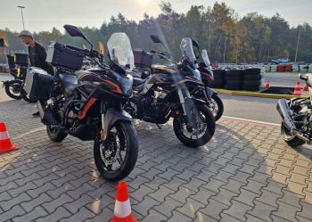Motocykle Voge na sezon 2023. Voge DS650, 300 Rally i 500AC. Test nowych modeli na torze i w terenie